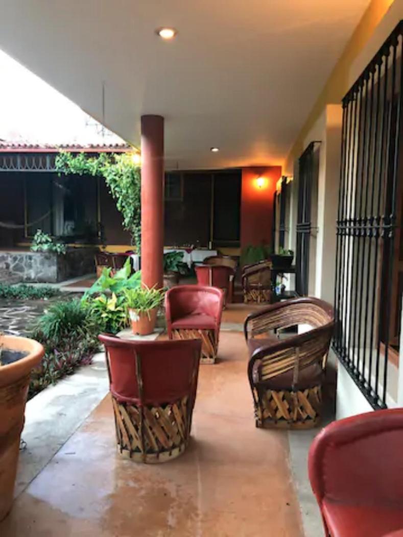 Hotel Art Gallery Casona De Los Milagros Colima Esterno foto